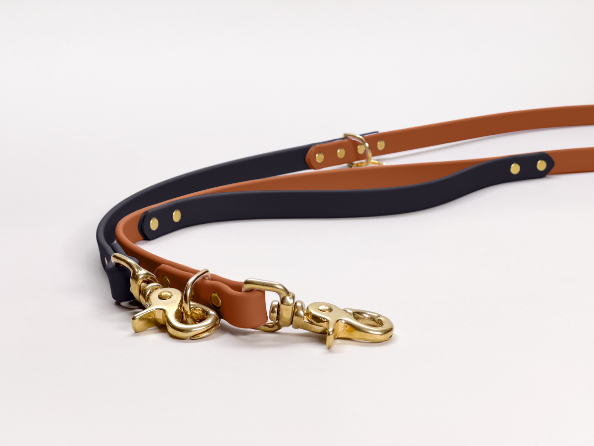 Biothane Traffic Handle Leash in Terracotta with Obsidian handles and brass hardware
